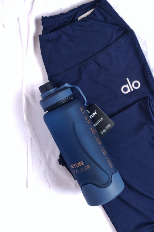 قیمت قمقمه باشگاهی سرمهای سفید