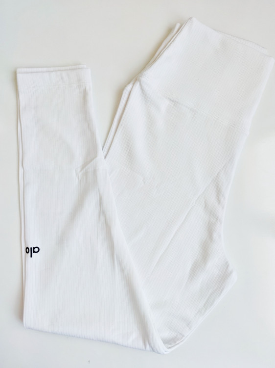 ست کراپ نیمتنه و لگ کارول الو رنگ سفید