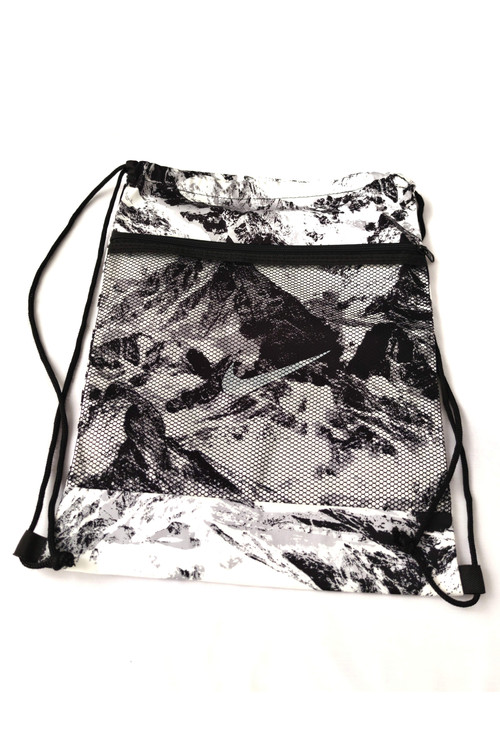 خرید آنلاین شوزبگ طرح کوه سیاه سفید